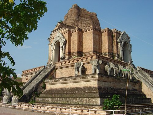 ワット・チェディルアン　Wat Chediluang Varaviharn
