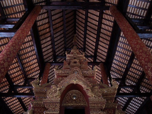 Wat Phra Singh。裏の方