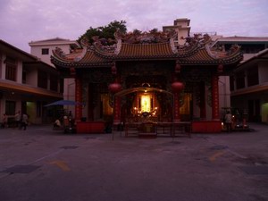 中華風の観音寺