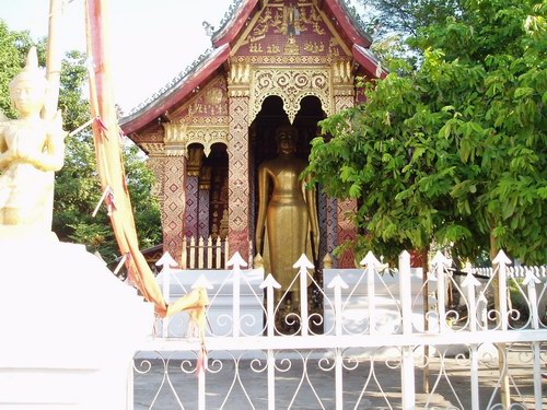 Wat Si Moung Khounかな