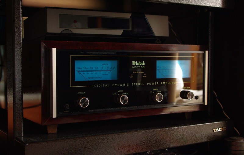 McIntosh �p���[�A���v MC7150