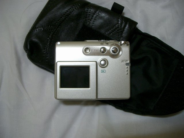 もっとボタンあってもいいんじゃないってほどにシンプルだ